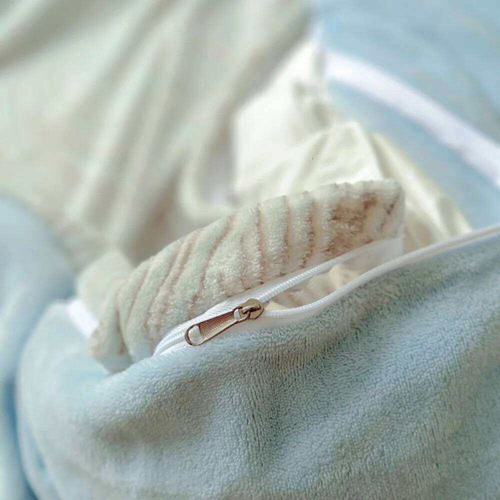 Thickened Milk Bedding Set Winter Warm Jacquard Carved Velvet Quilt Cover Pillowcase Bed Linen Soft Four Piece Sets H260312