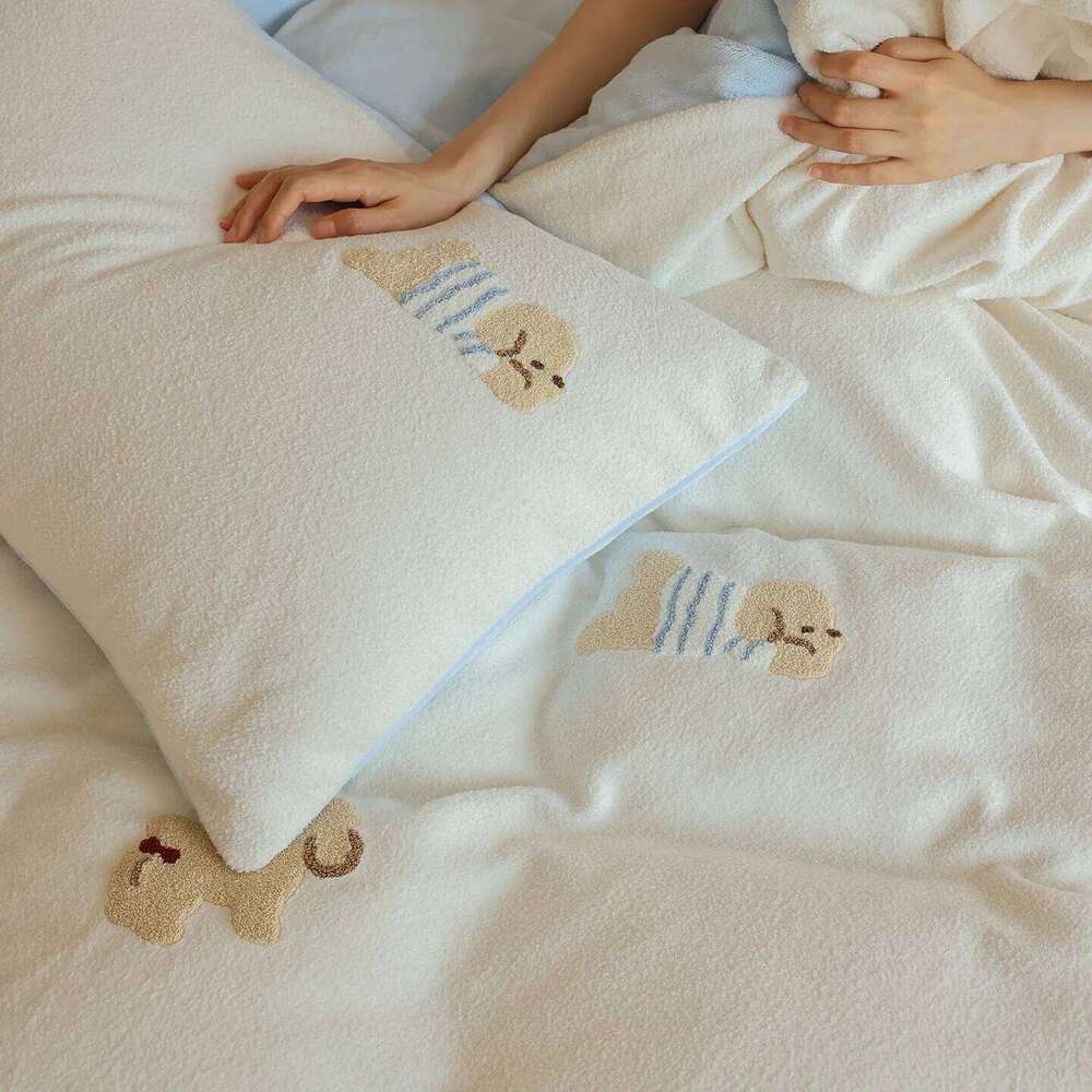 Cartoon style thickened warm winter milk fleece four-piece set towel embroidered quilt cover mattress bedding H260312