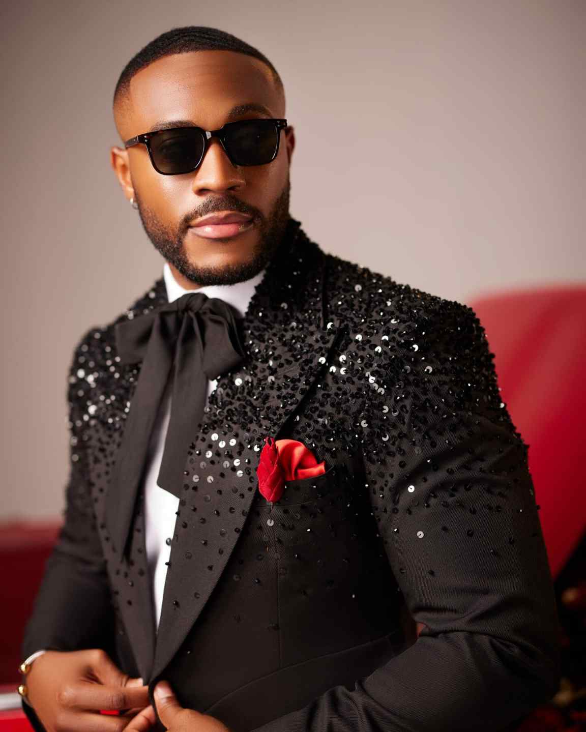 Sparkly Sequins Suits For Men One Button Peaked Lapel Blazer Sets Plus Size 2 Pieces Prom Male Party Customized Outfits