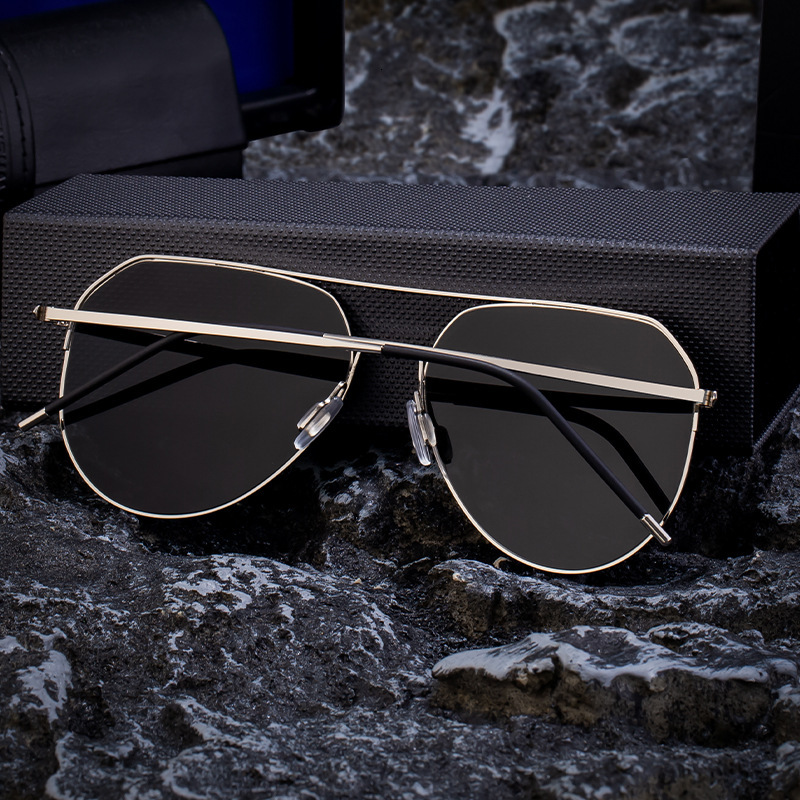 2026 New Fashion Toad-Shaped Men, High-End Nylon Polarized Sunglasses for Driving, Anti-Glare Fishing Glasses