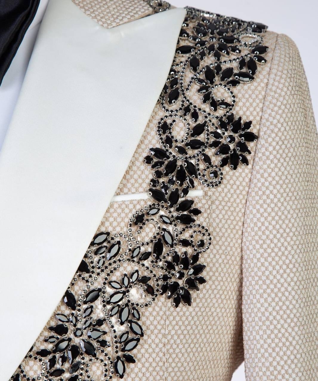 Fashion Men Suits 2 Pieces Rhinestone Beaded Peaked Lapel Blazer Appliques Tailor-Made Double Breasted Jacket Groom Customized Coat Pants Plus Size