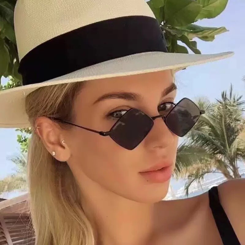 New Trendy Personality Small Frame Metal Hip-Hop Disco Glasses Fashion Retro Diamond-Shaped Sunglasses