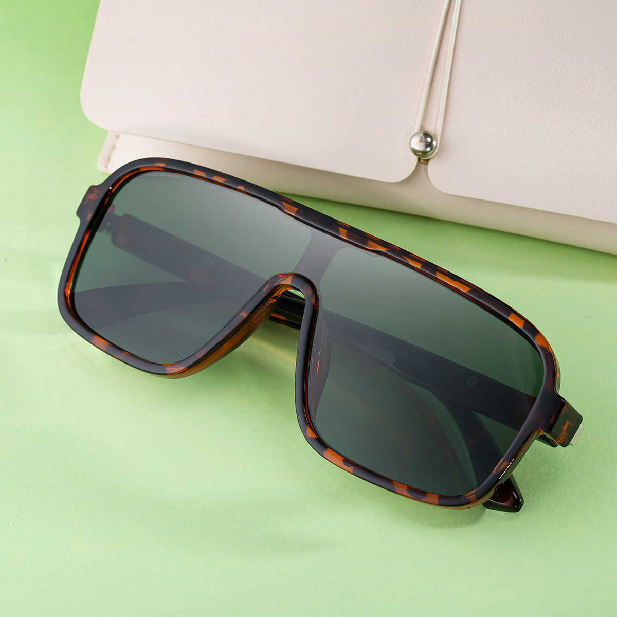 2026 New Fashion Square Frame Polarized Men, One-piece Lens, Personality Trendy Outdoor Sun Protection Sunglasses for Men