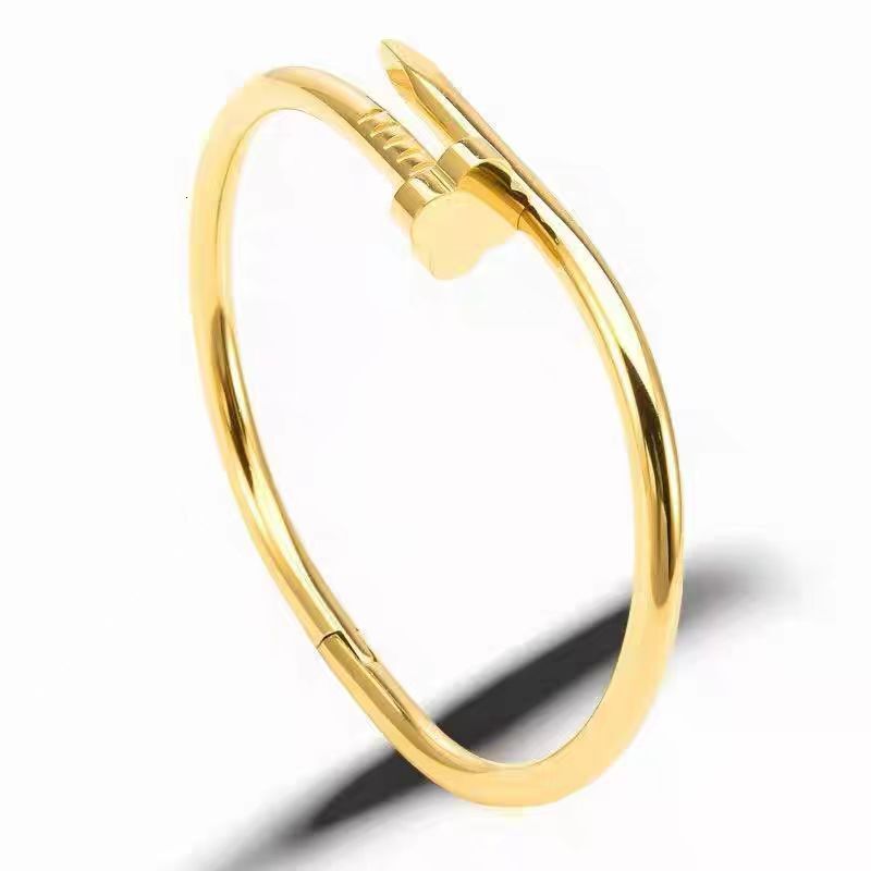 Luxury Brand Designer Jewelry For Women New Fashion Four-leaf Clover Titanium Steel Bracelet For Couples Simple And Bracelet Versatile Designer Bracel