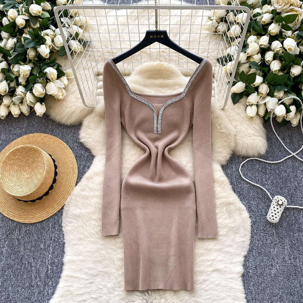 Goddess style elegant high-end heavy rhinestone decoration square neck long sleeved knitted dress slim a20 fit waist exquisite