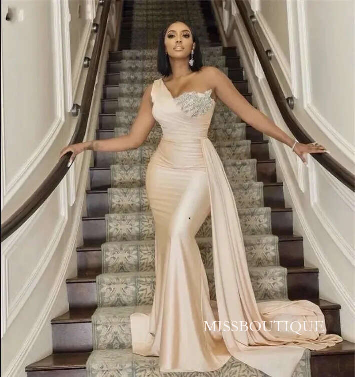 Elegant Champagne Bridesmaid Dresses One Shoulder Mermaid Appliques Beads Wedding Guest Maid Of Honor Gowns Evening Prom Dress For Women Occasion Form