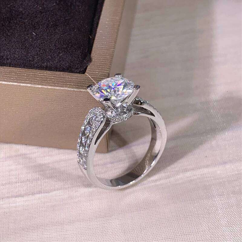 Huitan Modern Women's Wedding Rings Brilliant Crystal Cubic Zirconia High-quality Silver Color Female Ring Engagement Jewelry H260312
