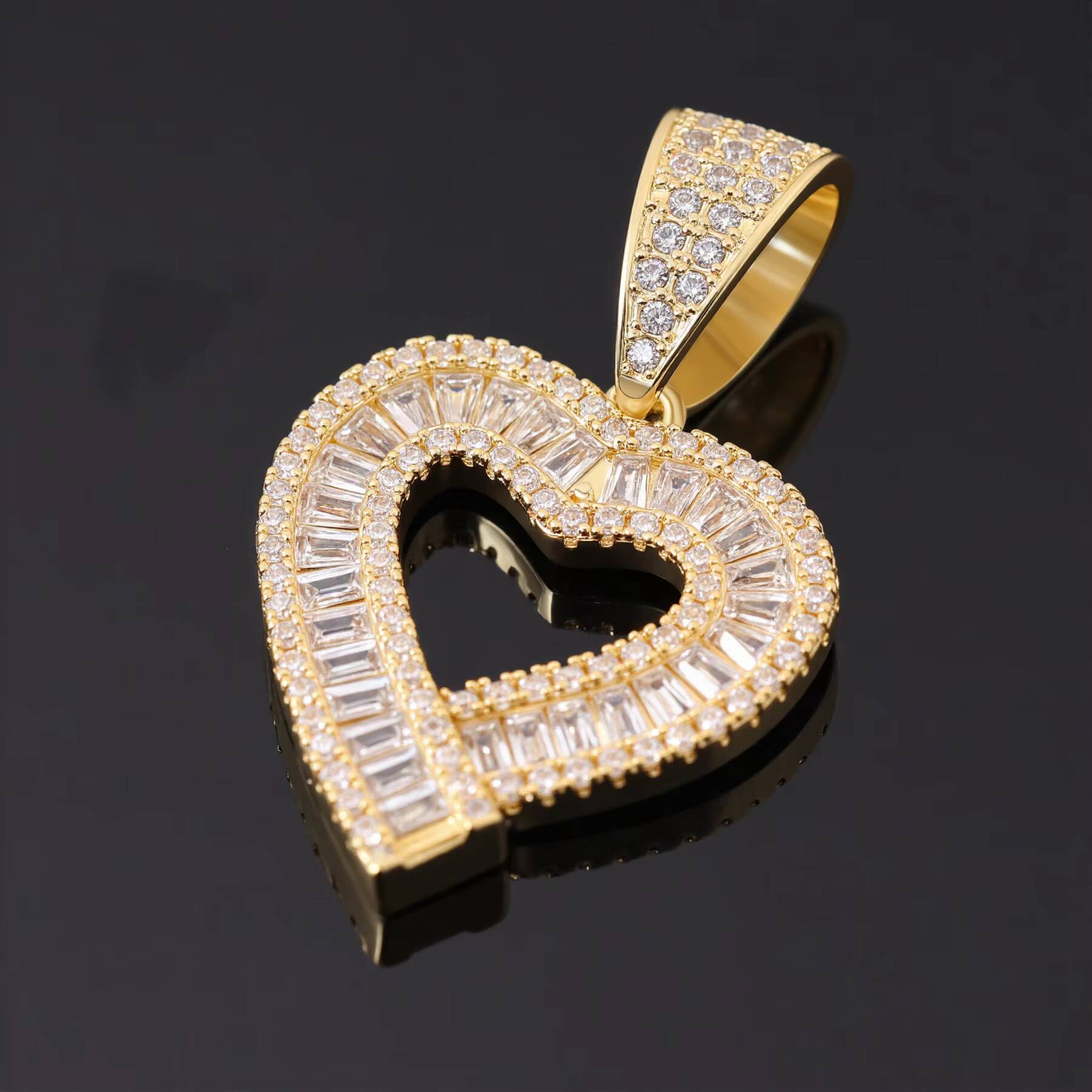 Popular Heart Shape Baguette Moissanite Iced Out Hollow Heart Pendant Mini Size Moissanite S925 Heart Charm Pendant Jewelry Ready to Ship