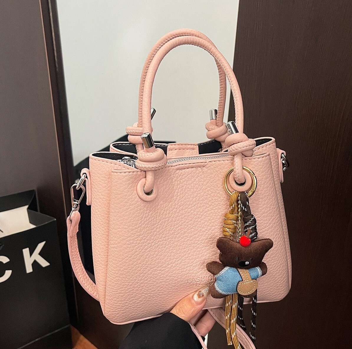Commuter soft leather texture large capacity women's bucket bag new solid color multifunctional shoulder bag crossbody bag designer bag