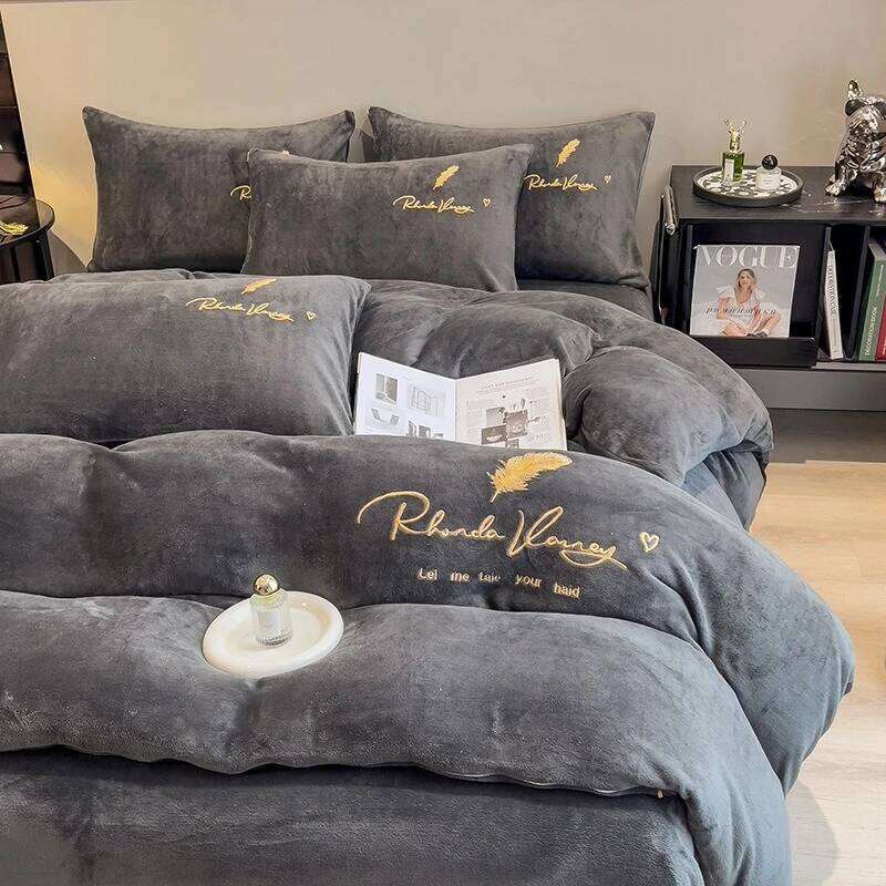 Coral milk four-piece set winter sheet thickened single cover dormitory crystal velvet embroidered bed H260312