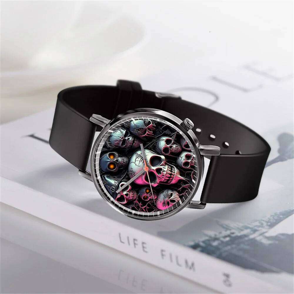New Halloween Skull Design Quartz Fashion Black Silicone Bracelet Men And Women Clock Gift Watch