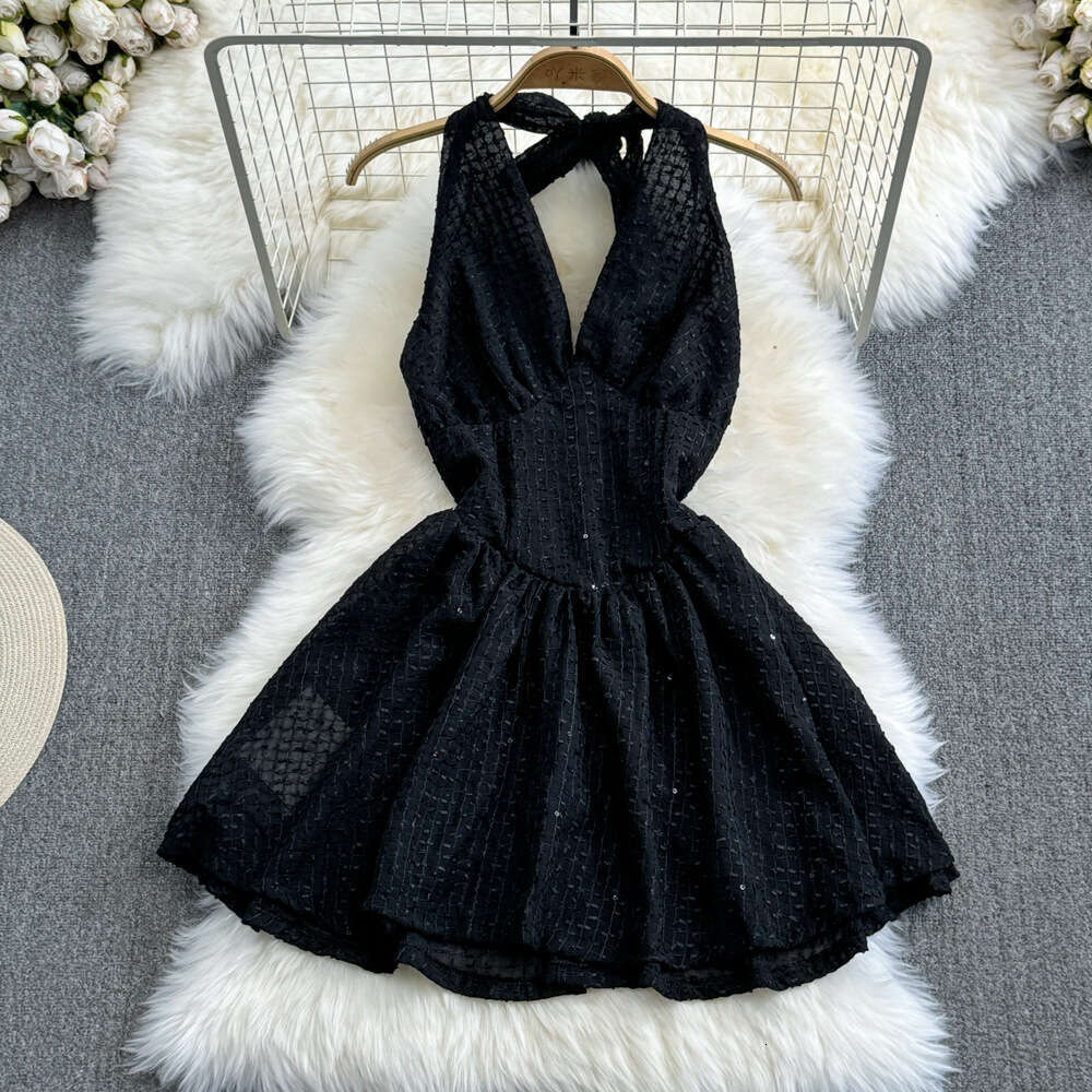 Spring and summer Korean fashion high-end backless collar deep V-neck backless a22 waist cinching slim fit sleeveless fluffy short skirt