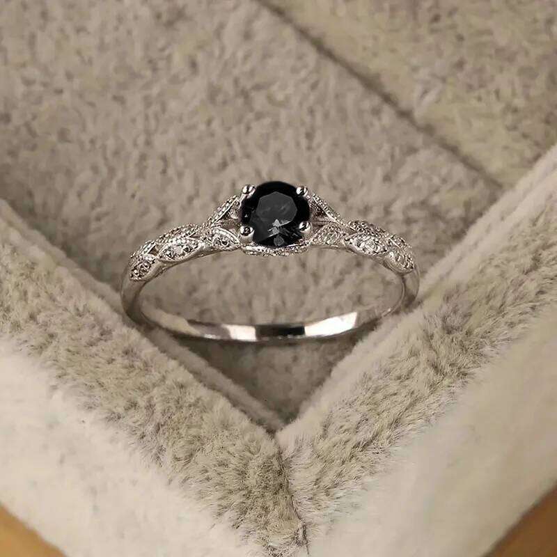 Light Luxury Style Cubic Zirconia Women's in Europe and America Simple Fashion Temperament Ring H260312