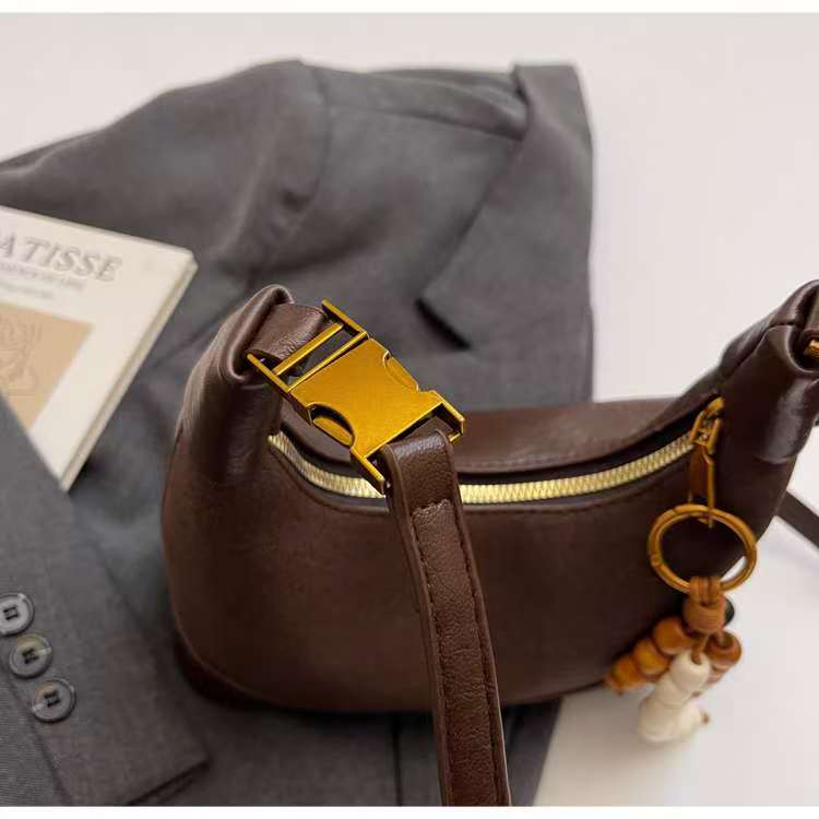 Chic Adjustable Strap Handbag Sleek Design & Compact Size