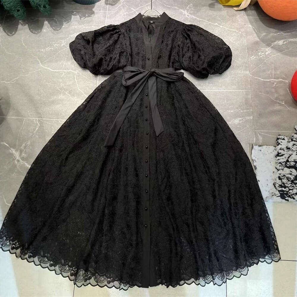 2026 new European and American niche retro palace style goddess simple solid color lantern A14 sleeves loose lace up cardigan long skirt