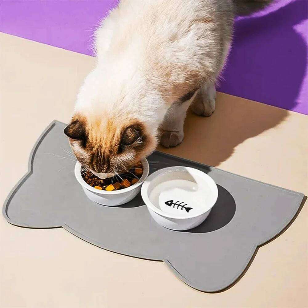 Non-slip For Dogs Water Feeding Dog Accessories Waterproof Watering Supplies Silicone Food Mat Pet Cats Feeders Pets Products 26Y0312
