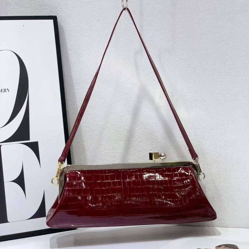 2025 Women's Luxury Top Handle Underarm New Fashionable Designer Shoulder Handbags Crossbody Bag Evening Clutch