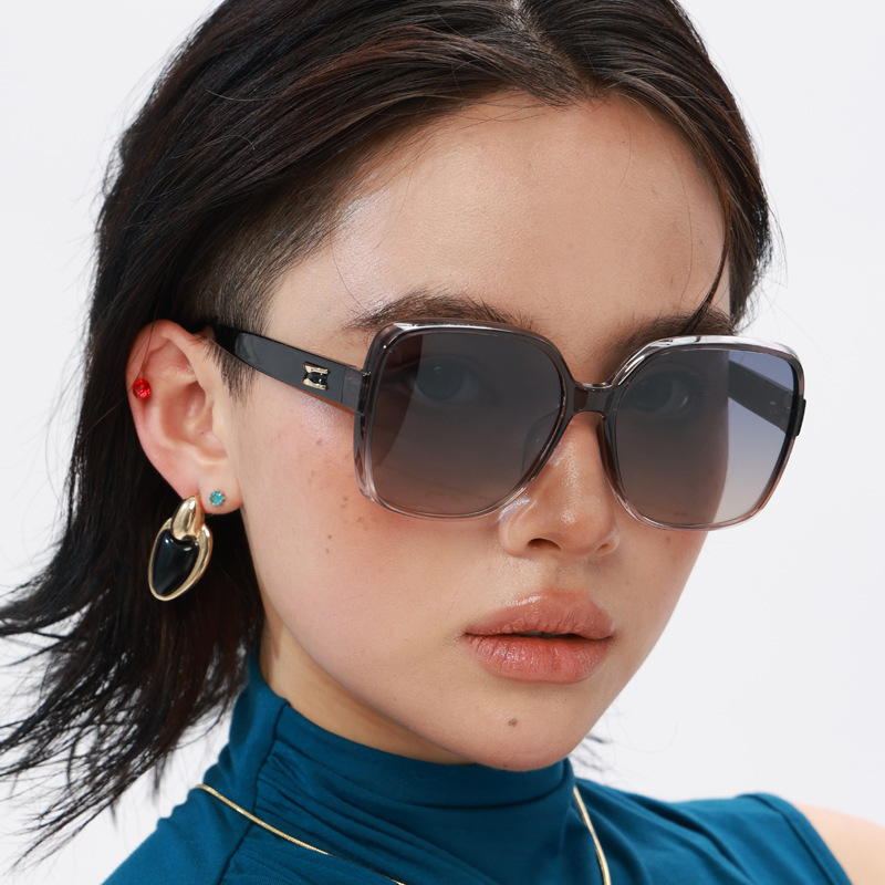 2026 New Fashion Square Frame Polarized for Women High-end Sunglasses Trendy Outdoor Driving Glasses