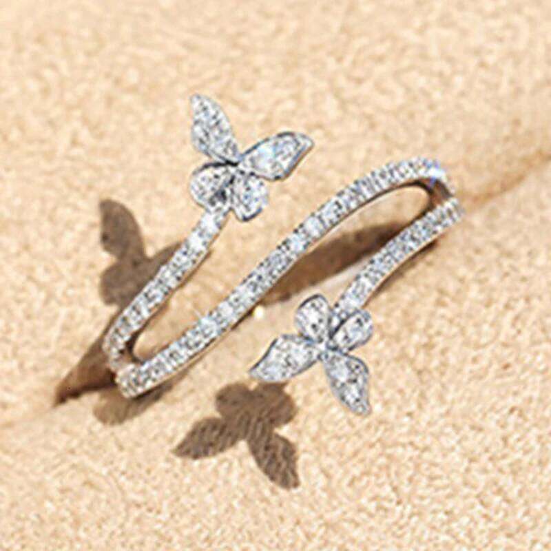 Huitan Exquisite Butterfly Rings for Women Inlaid Bling Cubic Zirconia Temperament Female Accessory Fashion Jewelry H260312