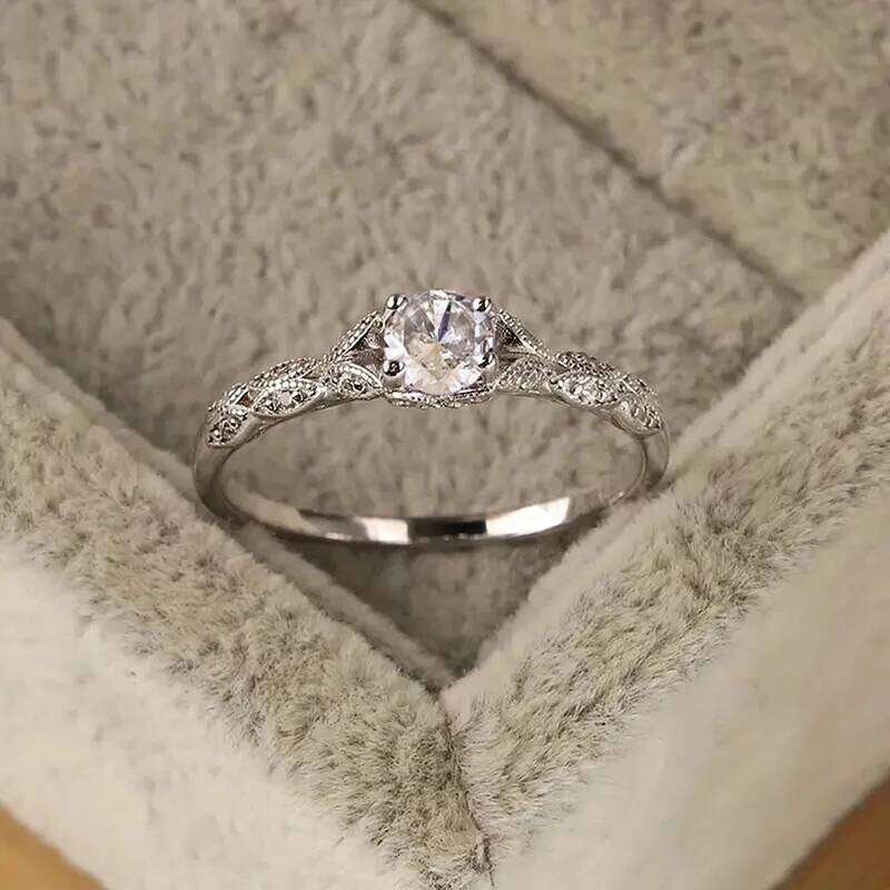 Light Luxury Style Cubic Zirconia Women's in Europe and America Simple Fashion Temperament Ring H260312