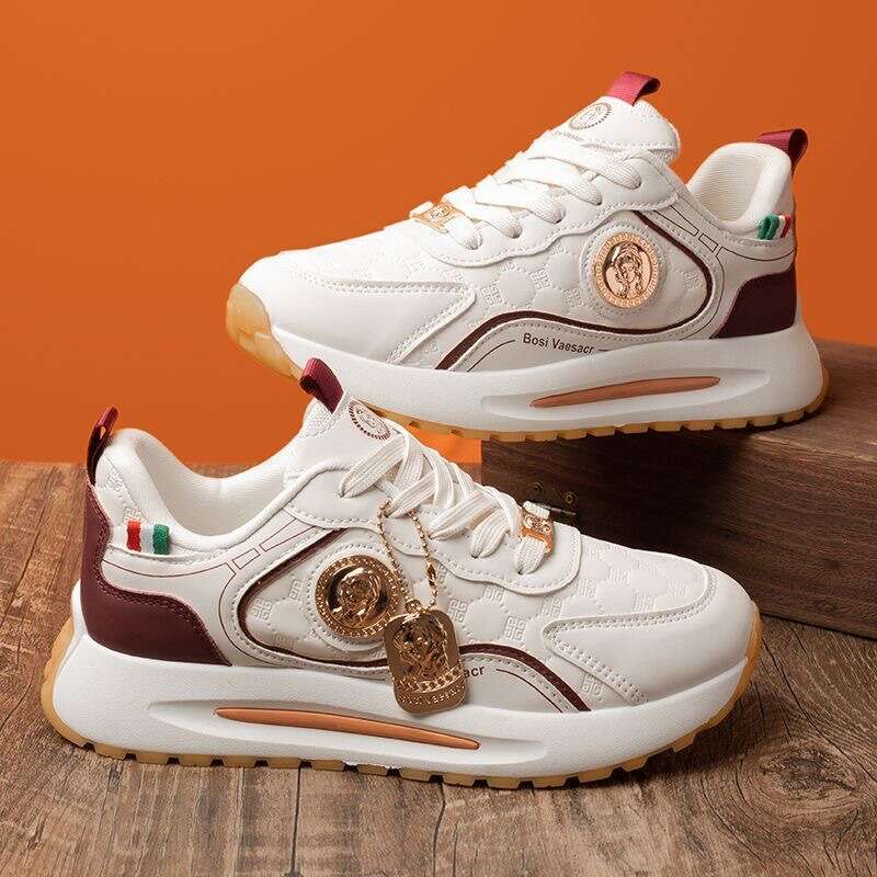 Designer shoes Classic Casual Sports Thick Sole Versatile Fashion Walking for Men and Women Same Style Soft Batch Light Luxury Running Shoes