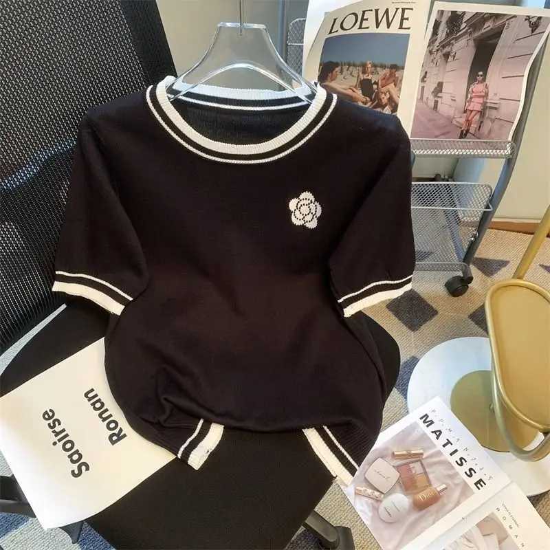 Women 2025 New Summer Camellia Ice Silk Short-sleeved T-shirt to Make You Look Slim and Shoulder Knitted TopT260312