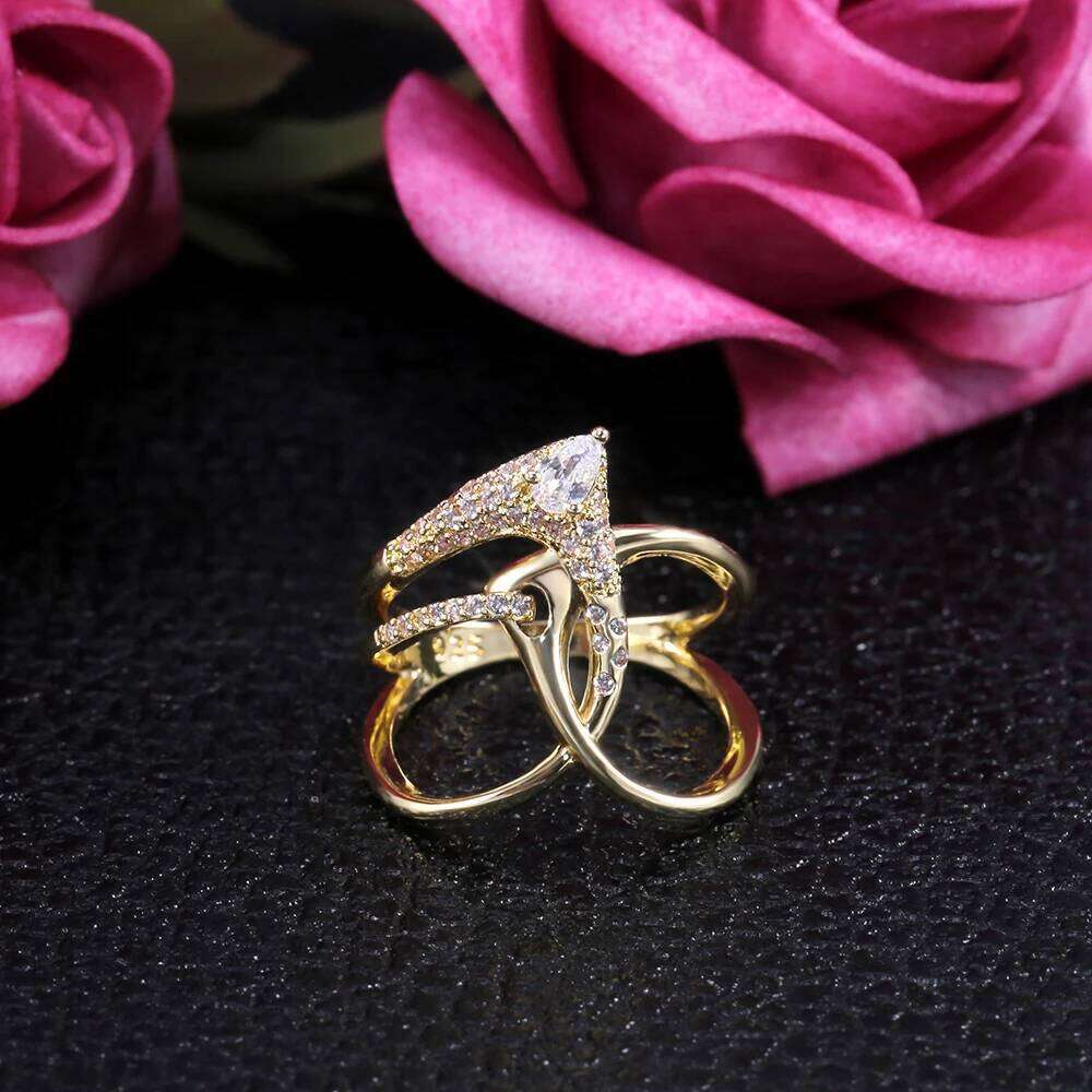 Huitan Irregular Magical Witch Ring Super Cool Accessories Gadget Golden Twist Winding Women Jewelry Personality Rings H260312