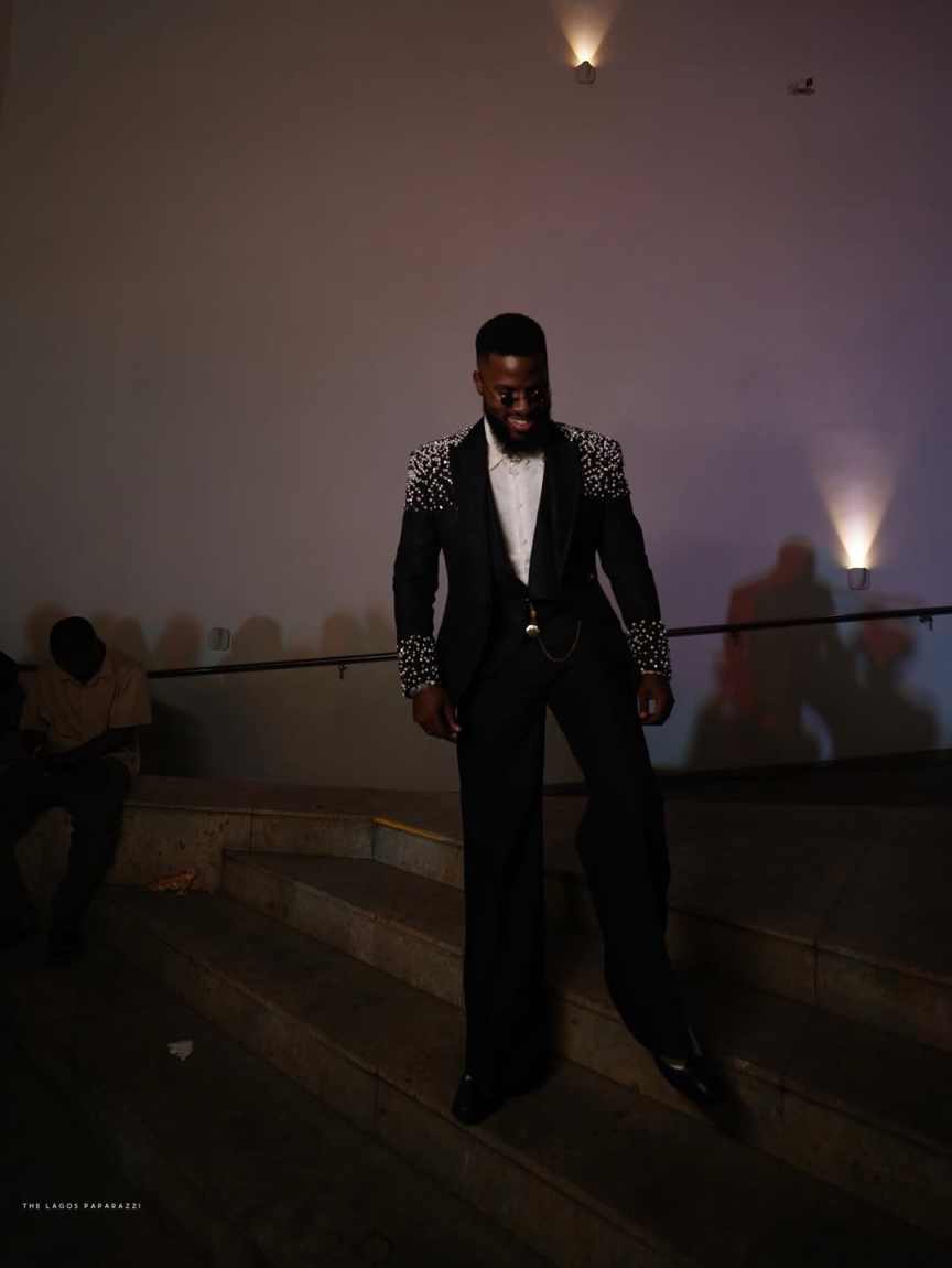 Luxury Men Suit 2 Pcs Blazer Pants Peaked Lapel Pearls One Button Formal Occasions Coat Wedding Groom Tuxedo Customized