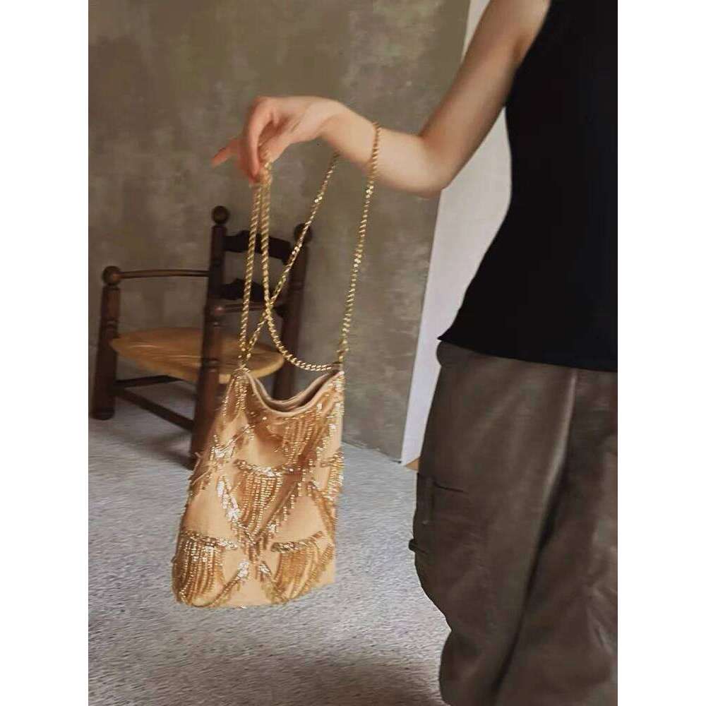 Fashion Dinner Women's 2025 Spring New Sequined Fringed Portable Shoulder Versatile Elegant Messenger Bag