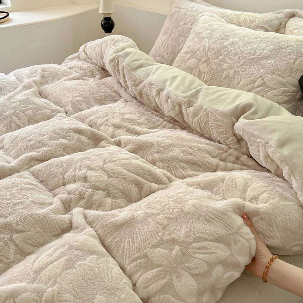 Thickened Jacquard Milk Velvet Bedding Set Winter Warm Quilt Cover Pillowcase Bed Linen Comfortable Soft Home Four Piece Sets H260312