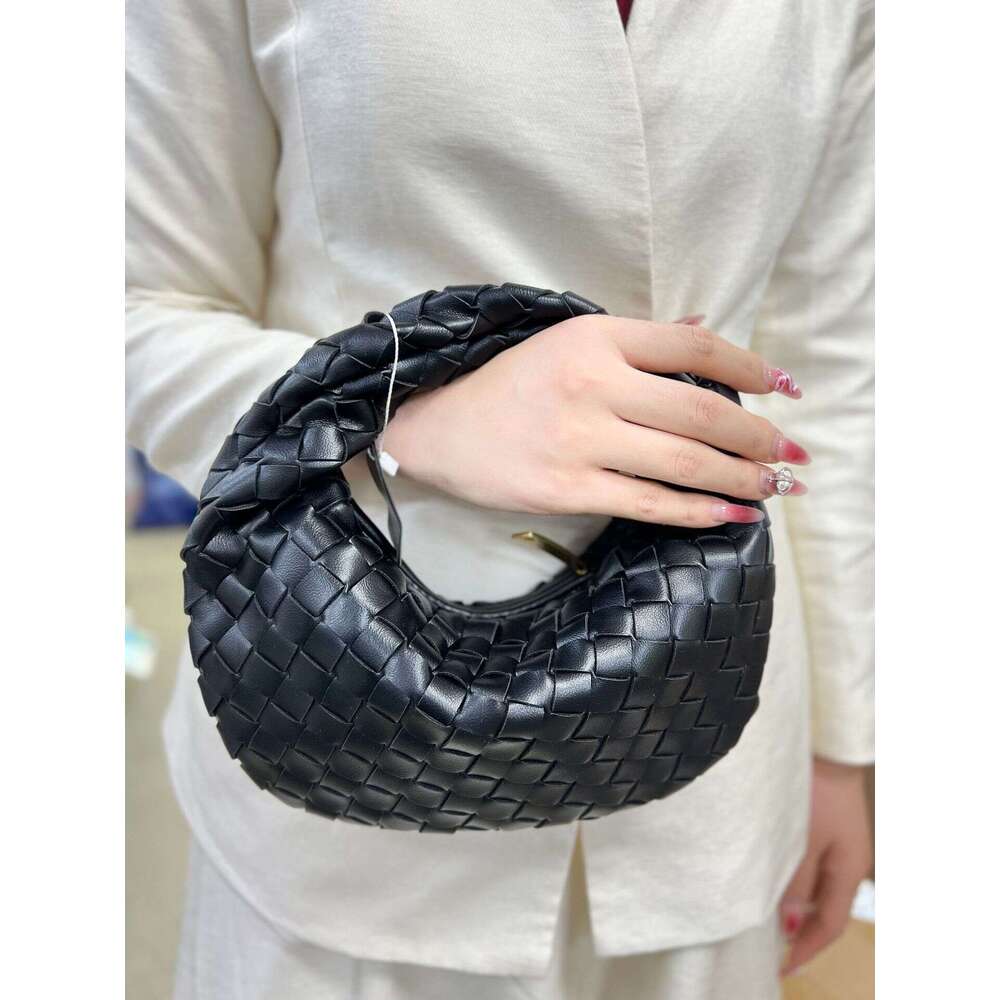Amazon Hot-Selling Woven for Women 2025 New Cloud Horn Bag Handbag Gold Hardware Wholesale