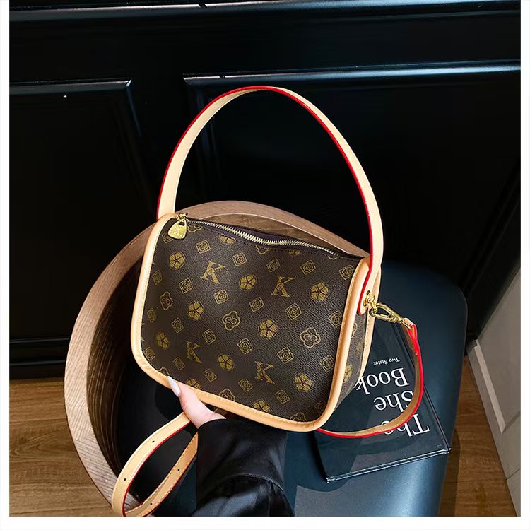 Chic Designer Accessory: Elegant Casual Tote Pouch