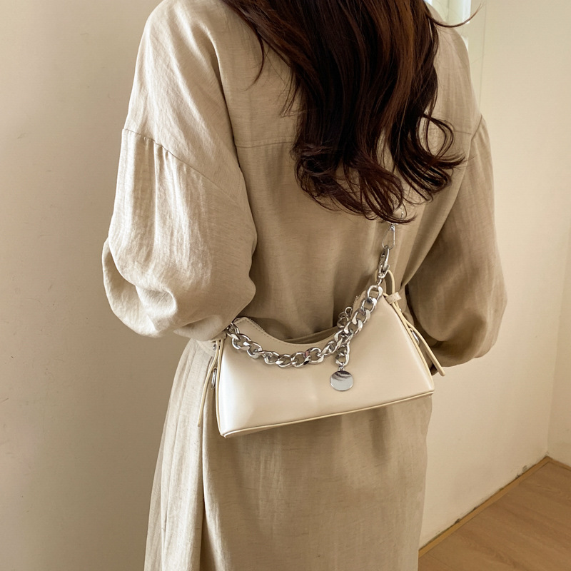 High quality women's luxury handbag, fashionable and simple crescent bag, spring new multifunctional shoulder bag, designer bag