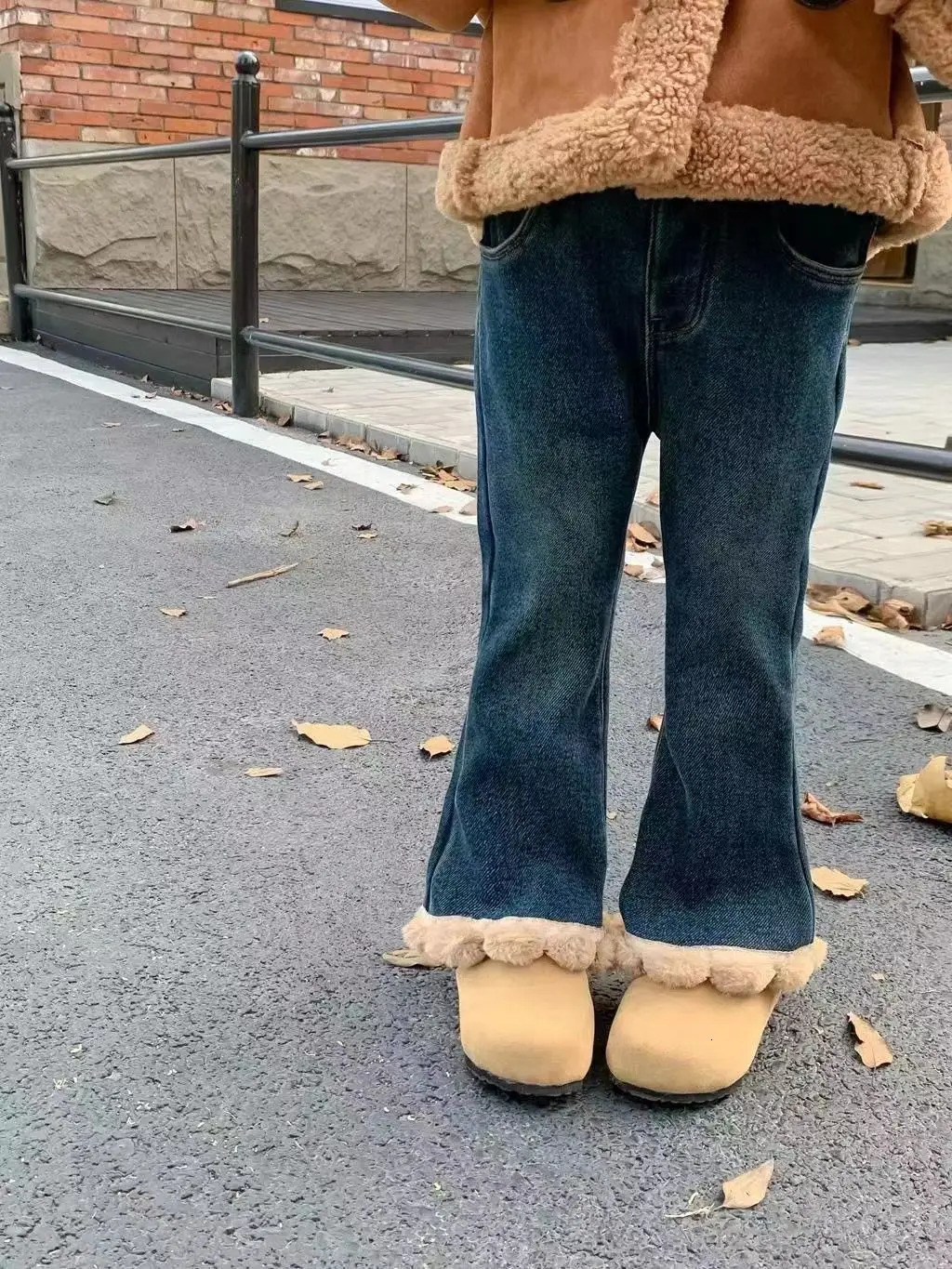 Girls Pants Fleece Jeans Autumn Winter Clothes for Baby Casual Stylish Outer Wear Flared Trousers Loungewear 260311