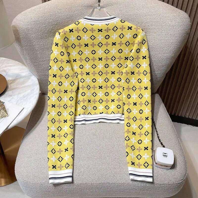 Jacquard Knitted Autumn New Fashion Splicing Designer Fashion 2026 Striped O-Neck Sweater Top Cropped Cardigan Women Coat Trendy Button