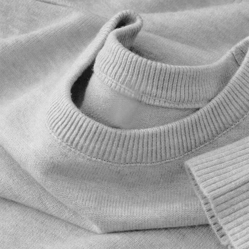 Men's Long Sleeve Knit Pullover Classic Crewneck Soft Casual Sweaters Lightweight Solid Color Sweater Men