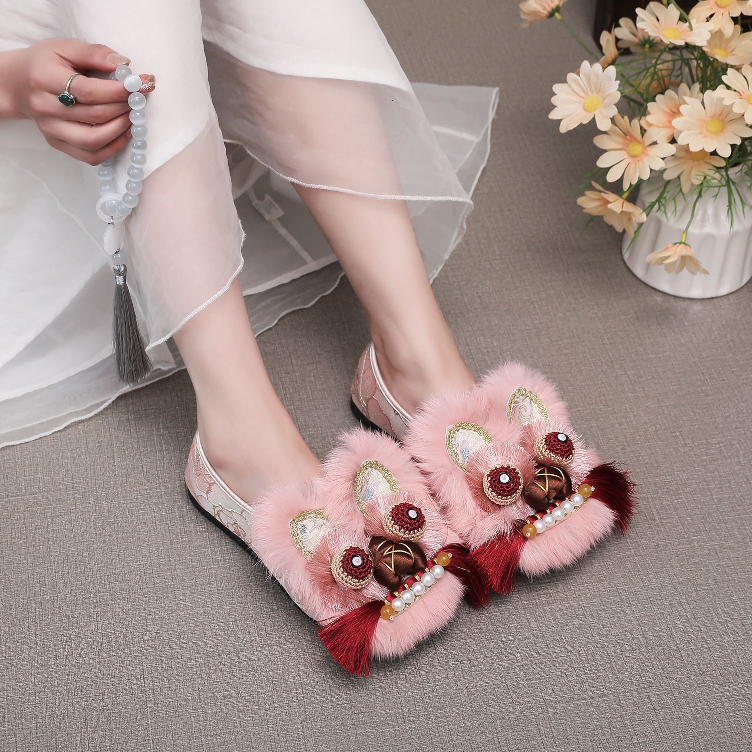 STAOXINDIKE Outdoor Recreation Designer Kitten Heel Leather White Closed Strap Formal Narrow Luxury Synonyms
