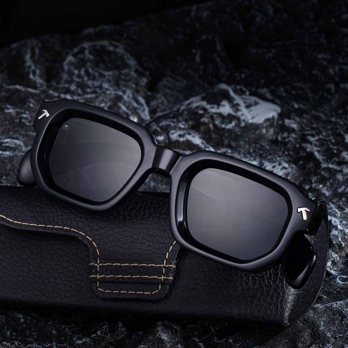 2026 New Style Square Small Frame Polarized Retro High-end Trendy Sun Protection Sunglasses for Men