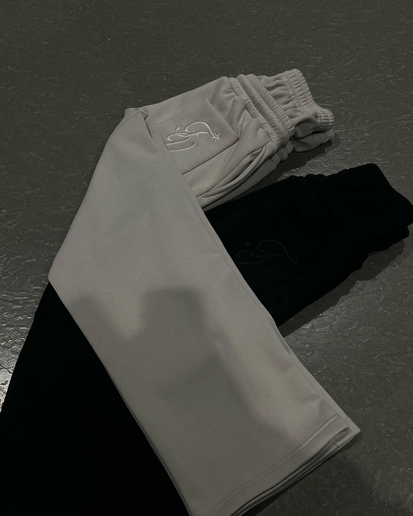 Harajuku Loose Double Waisted Sweatpants Y2K American Solid Color Letter Embroidery Casual Pants Hip Hop Drawstring Waist Jogger 260311