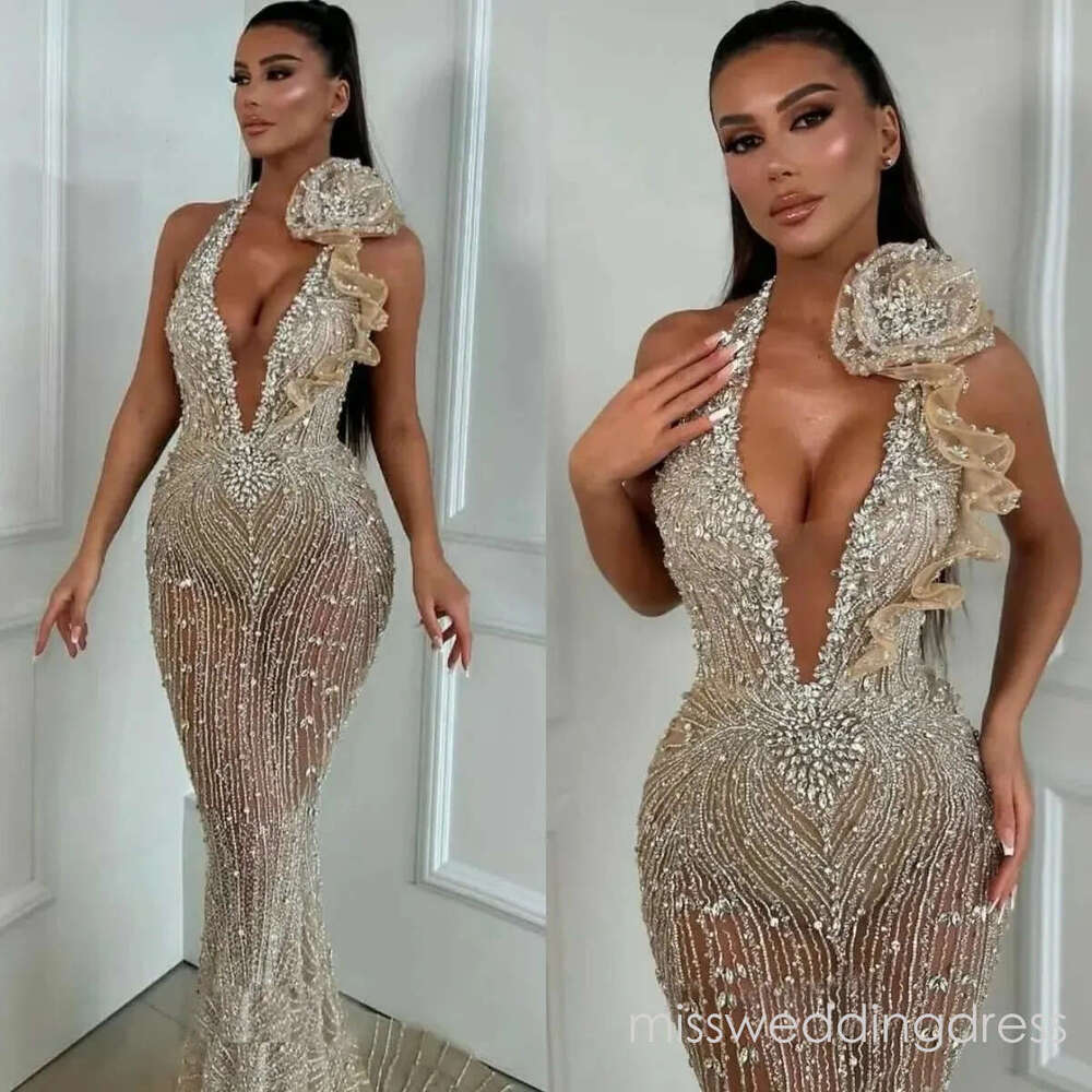 Exquisite Evening Dresses Crystal Halter Prom Gowns See Through Beading Illusion Sleeveless Customized Formal Occasion Plus Size Party Dress Vestidos 