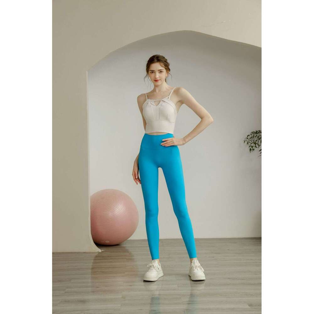 New Exquisite Yoga Outfit for Women, High-end Fashionable Beautiful Back Designer Vest, Sports Training Set