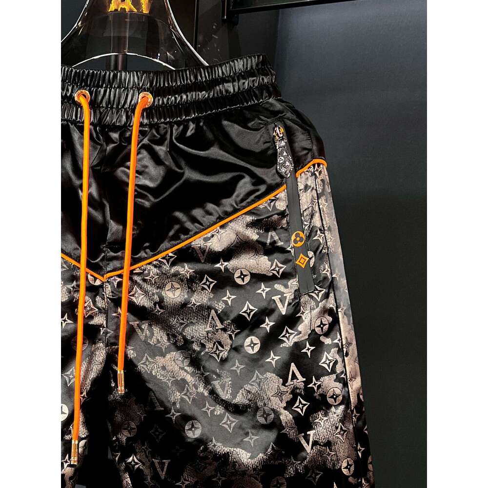 Stylish European-Style Light Luxury Printed Casual For Men, Summer 2025 New Trendy Beach Shorts Asia Size