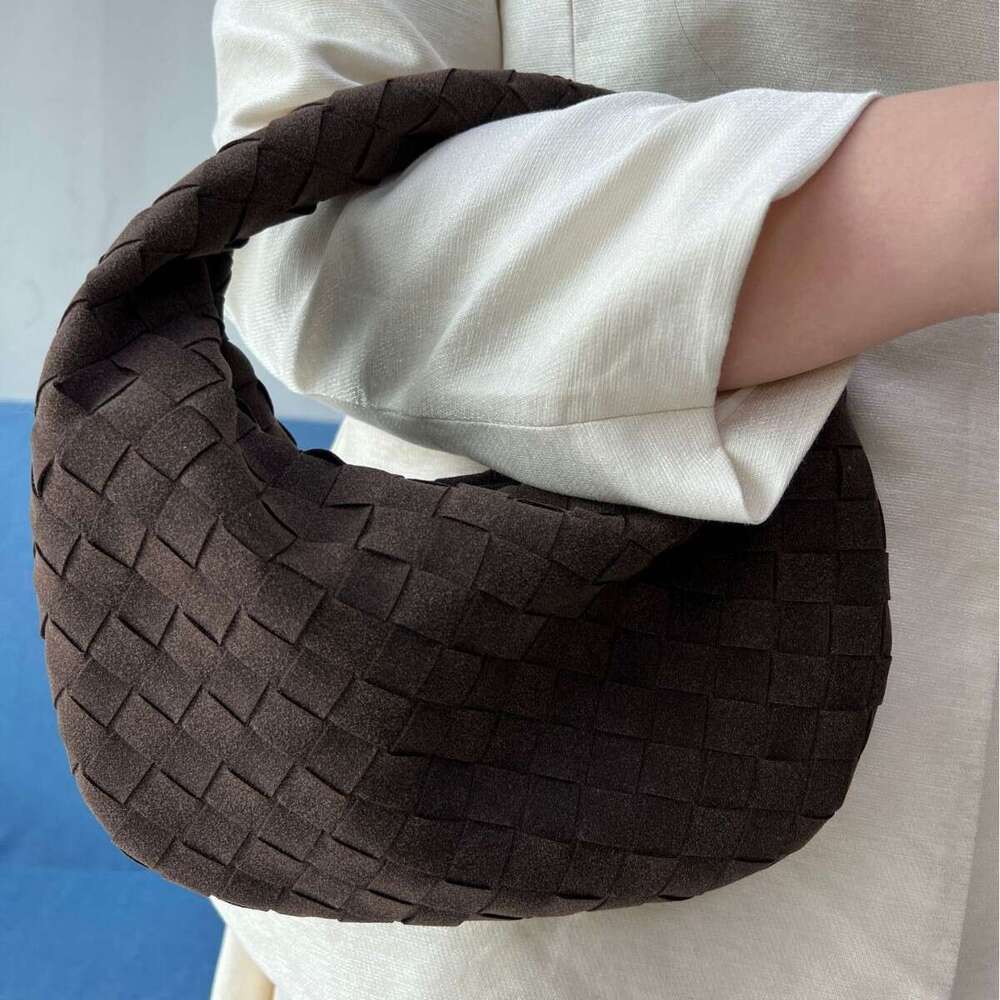New frosted woven popular cross-border handbag, purely handmade cowhorn-knotted bag, in stock