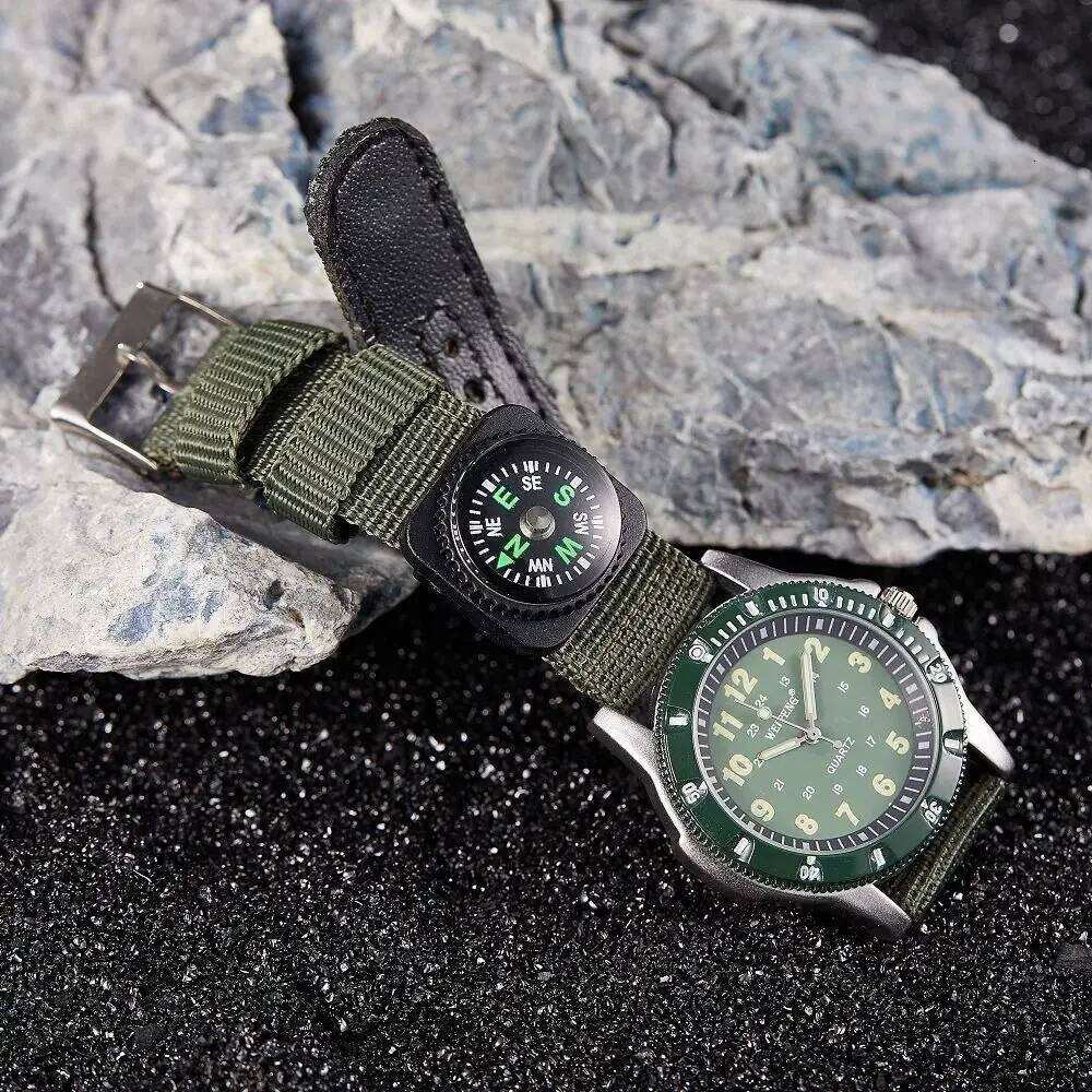 New Fashionable Minimalist Man Luminous Canvas Strap Compass Mountaineering Men's Quartz Watch relojes para hombres