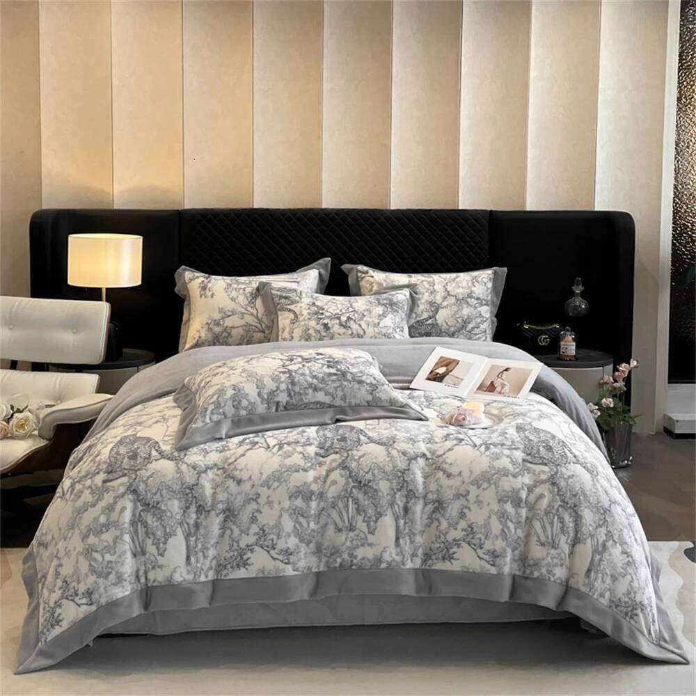 Milk Four-Piece Set Autumn and Winter Warm Thickened Light Printing Coral Velvet Quilt Cover Bed Sheet Pillowcases H260312