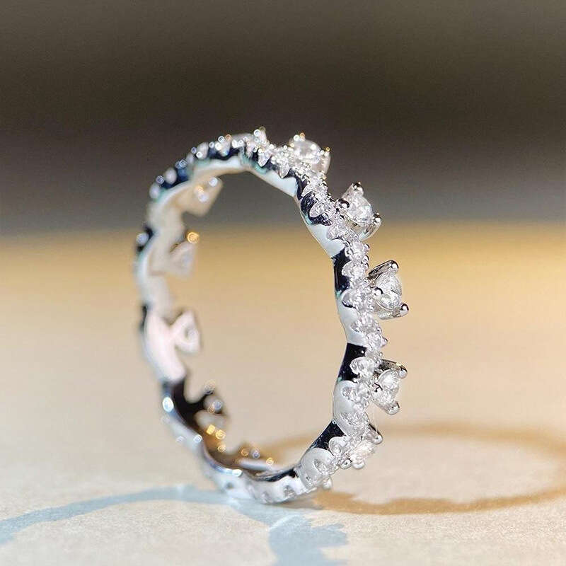 Fashion Luxury Diamond Rings for Women Princess Small Crown Elegant Wave Stacking Ring