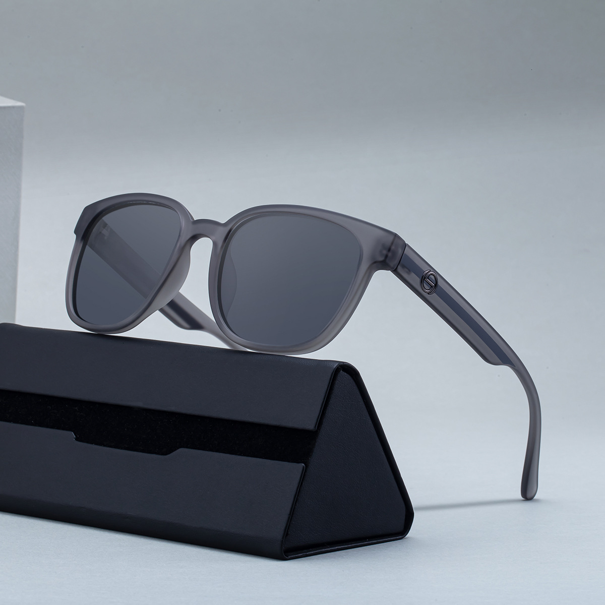 2026 New European American Fashion Square Polarized Men, Large Frame Driving and Outdoor, Trendy Men's Sunglasses for Sales