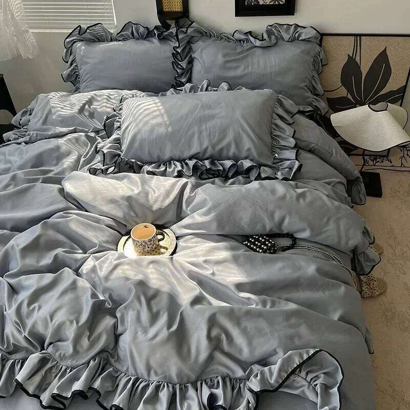 Summer Washed Satin Silky Bedding Set of 4 Pieces Princess Style Lace Bedclothes for Adults Solid Color Cooling Comforter Sets H260312