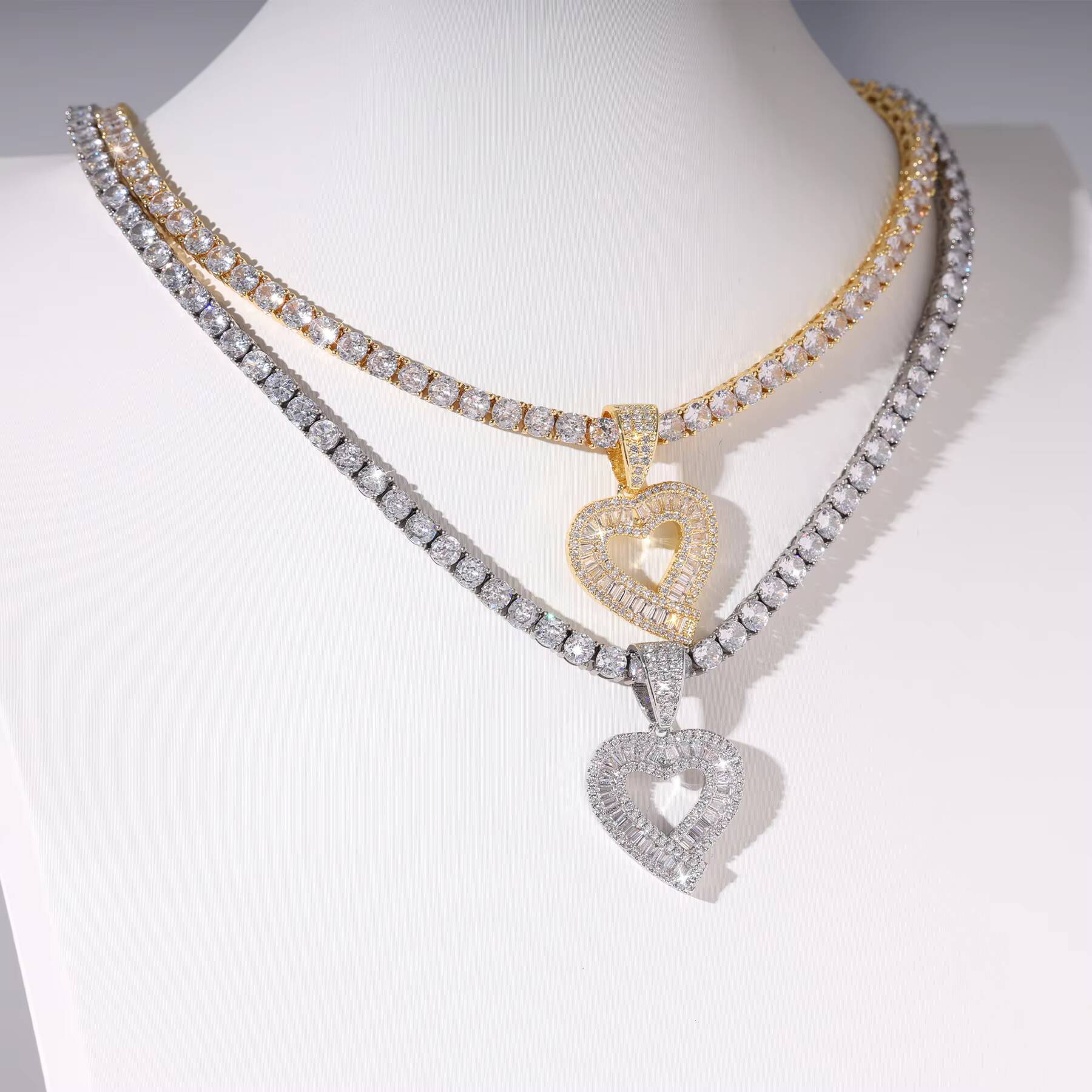 Popular Heart Shape Baguette Moissanite Iced Out Hollow Heart Pendant Mini Size Moissanite S925 Heart Charm Pendant Jewelry Ready to Ship