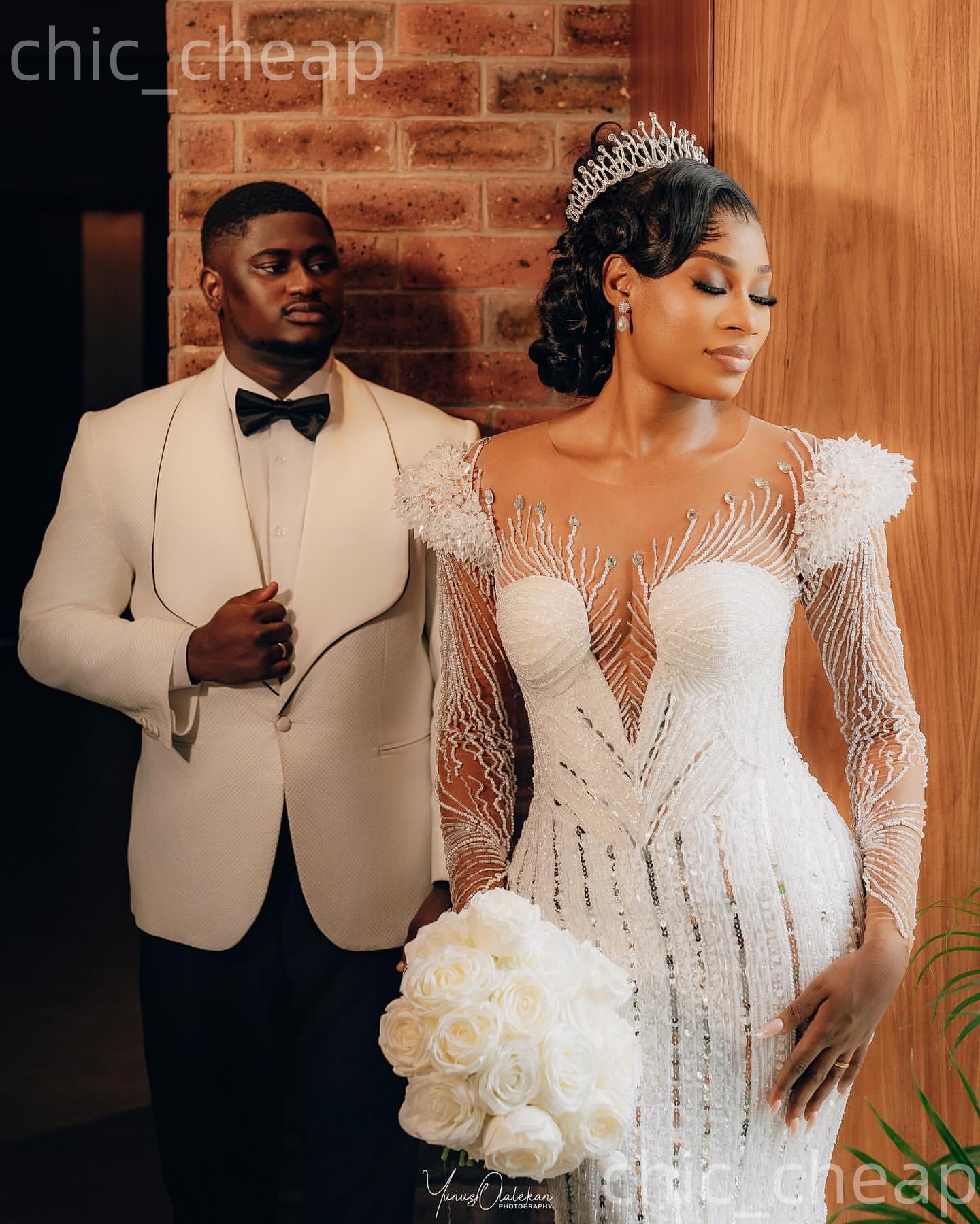 African Aso Ebi 2026 Ivory Mermaid Wedding Dress Rhinestones Beaded Sequined Sheer Neck Sparkly Elegant Bridal Gowns Dresses ZJ240